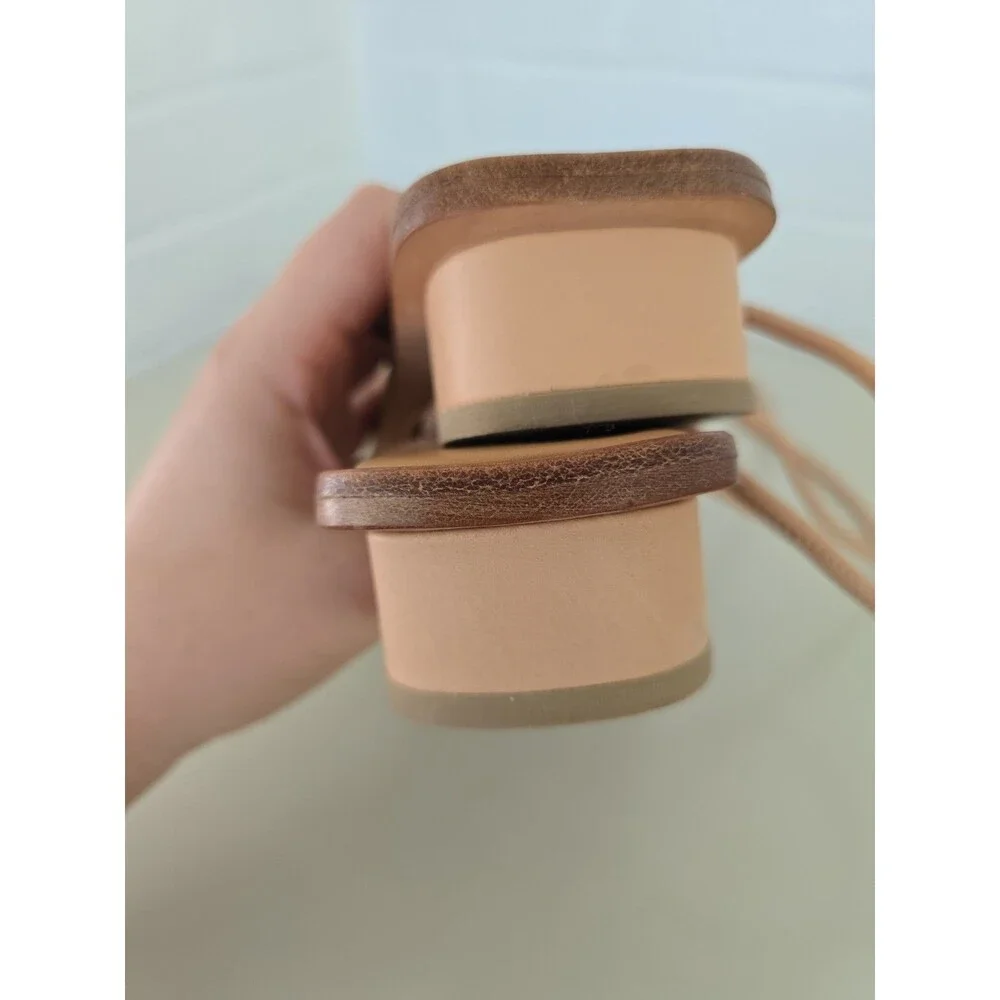 LOQ Ara Sandal in Dune Size 39 US 8.5 MRSP 385$